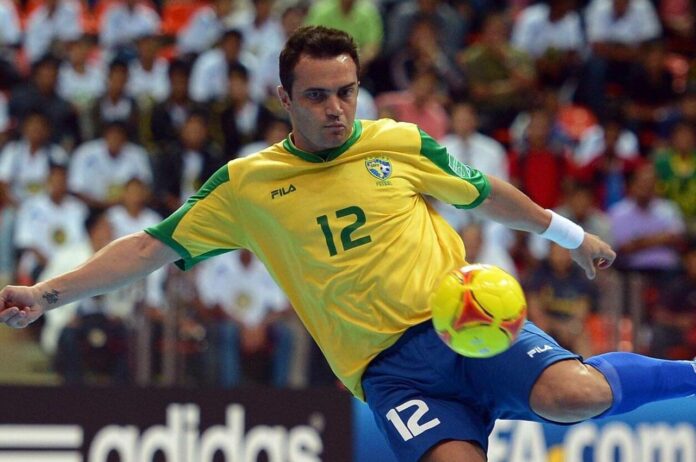 Falcão, que atuou pelo brasil no futsal, é considerado o melhor jogador