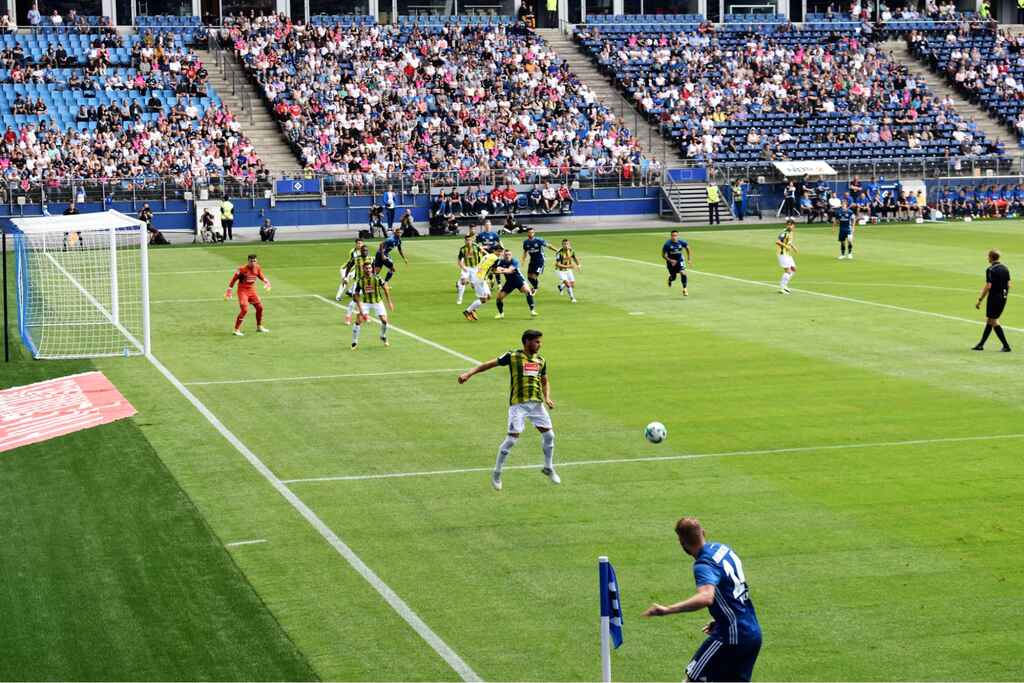 jogadores que sabem O que é o Gol Olímpico e quem o marcou pela primeira vez marcando em campo