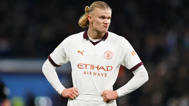 Jogador Erling Haaland em campo pelo Manchester City 