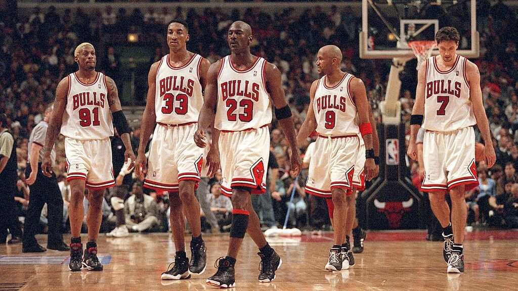 parte do elenco de 95/96 em quadra, um dos melhores da historia do chicago bulls