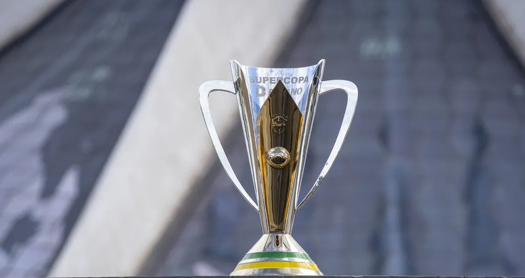 Taça da Supercopa do Brasil.