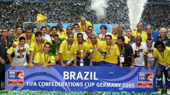 Seleção brasileira comemorando um titulo 