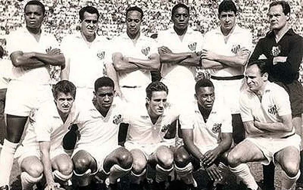 Elenco do Santos de 1962, que venceu a libertadores e depois o mundial de clubes.