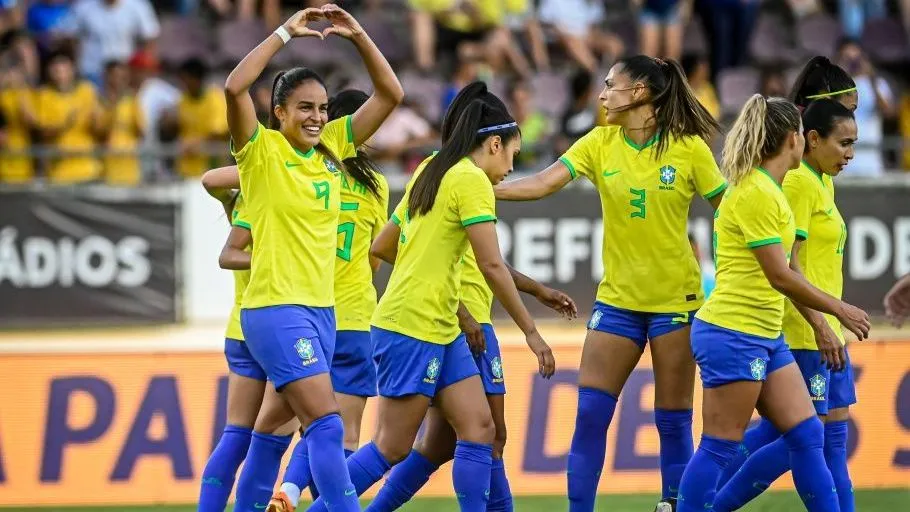 Imagem da seleção feminina de futebol em campo - Nayra Halm/CBF