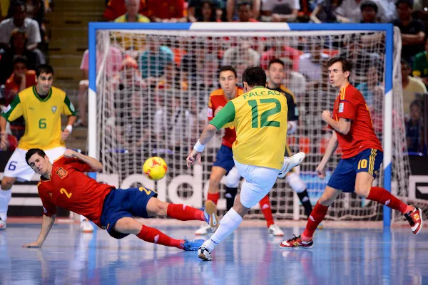 Falcão, camisa 12 do time brasileiro, é o maior artilheiro da Copa do Mundo de Futsal da história.