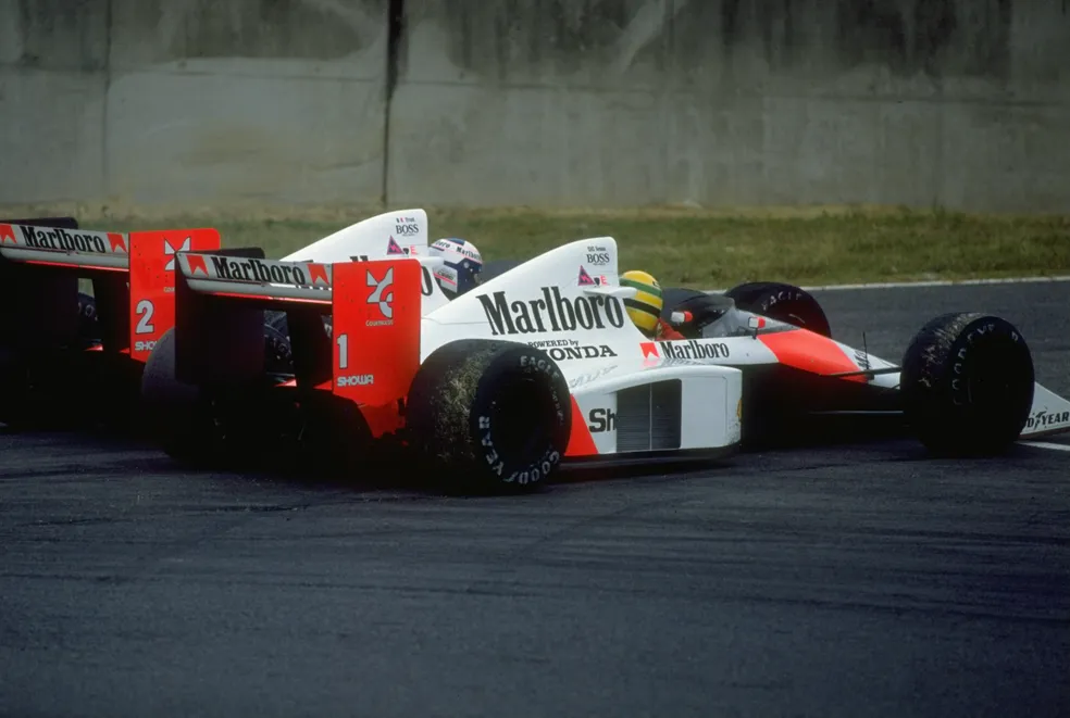 Carro de Formula 1 em uma pista de corrida - Foto: Pascal Rondeau/Allsport