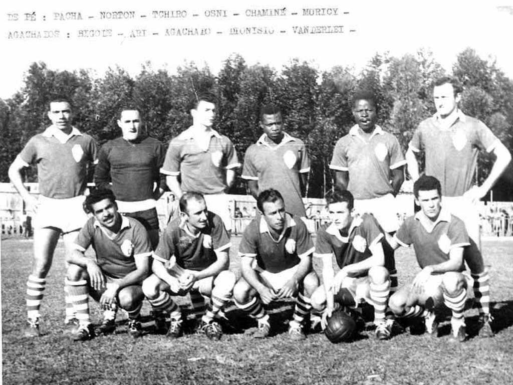 Elenco do Comerciário Esporte Clube do final da década de 1940.