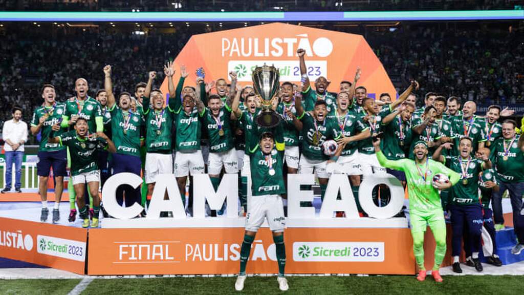 Time do palmeiras, um dos favoritos do brasileirão a, comemora a vitória do paulistão 2023