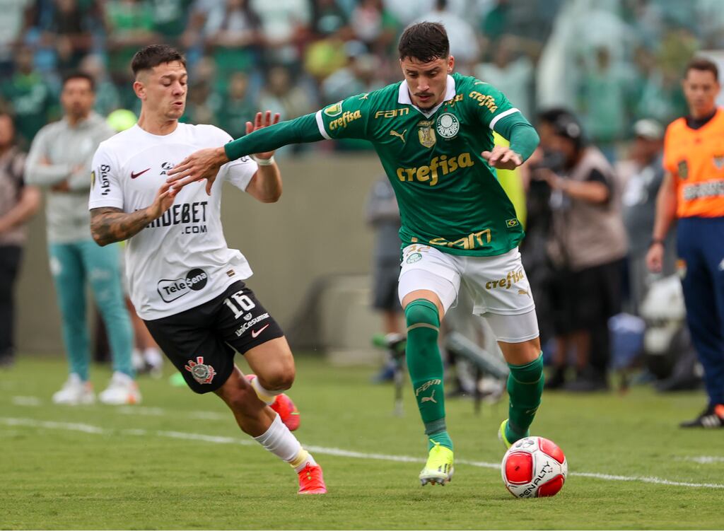 jogadores do palmeiras e do corinthians. A distribuição de poisson em apostas ajuda nas previsões