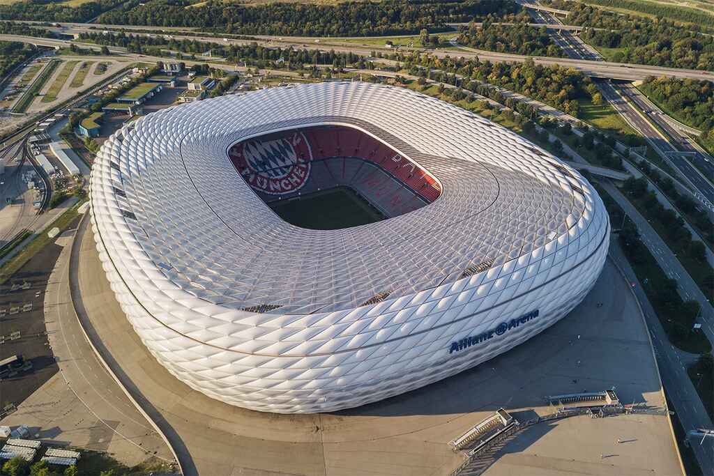 allianz arena vista de cima, casa do bayern de munique, um dos favoritos da champions