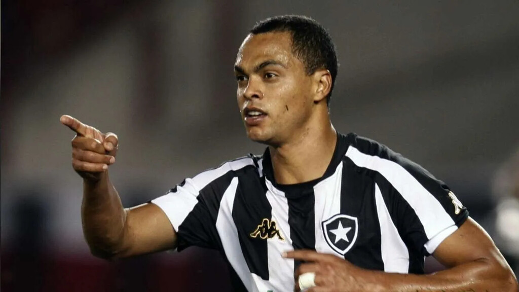 dodô, um dos Maiores artilheiros da história da Copa do Brasil, em campo pelo botafogo