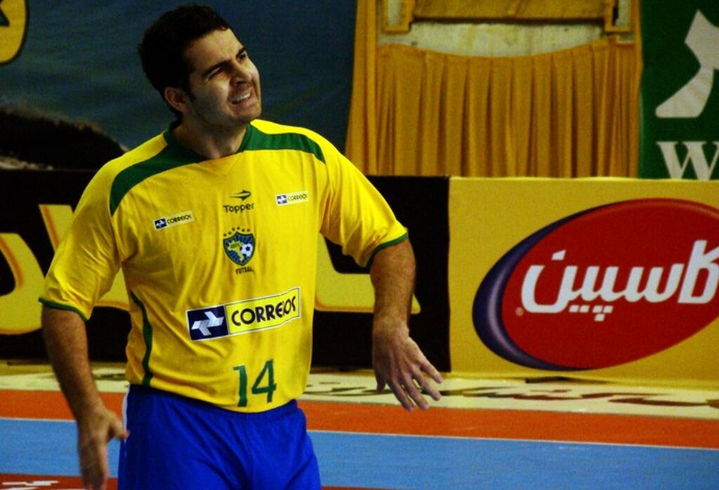 vander carioca, um dos melhores jogadores brasileiros futsal, em quadra