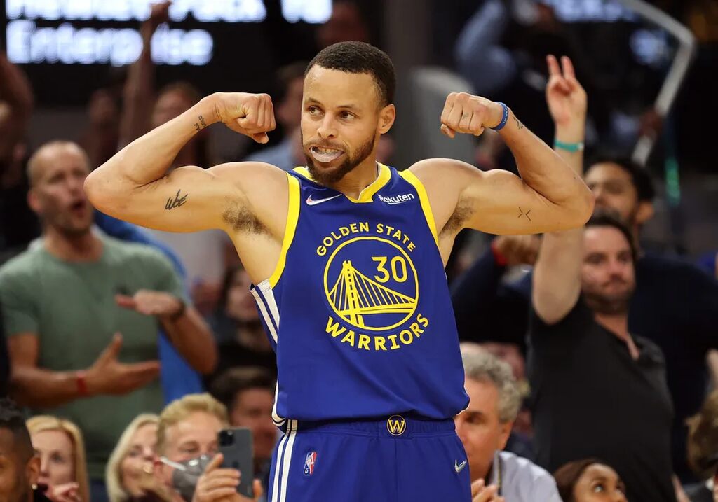 Stephen Curry, um dos principais armadores no basquete do Warriors