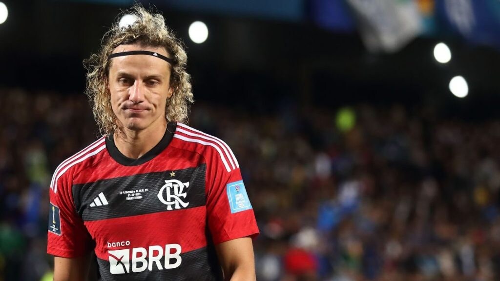 david luiz, do flamengo, em campo. o jogador está na fase de pre contratacao brasileiro com algum time