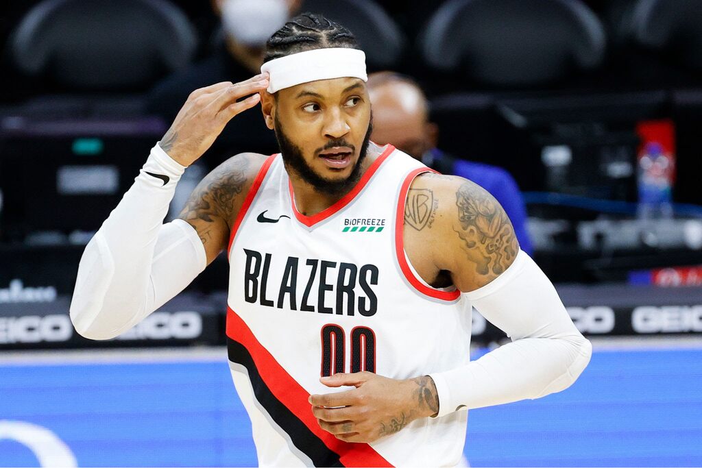 carmelo anthony,  um dos maiores pontuadores da nba, em quadra pelos blazers