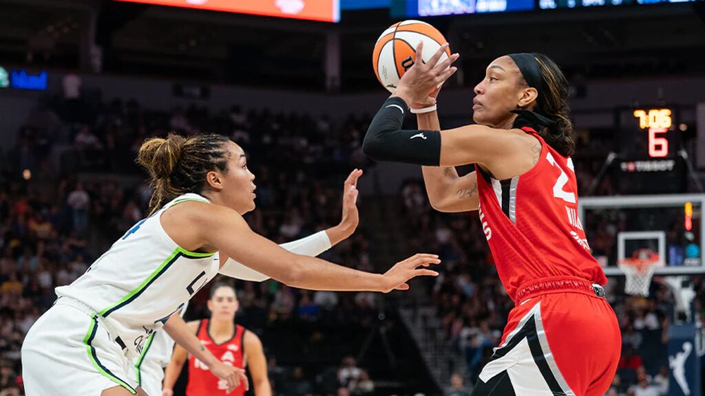 jogadoras da wnba, que sabem onde assistir wnba, se disputam em quadra