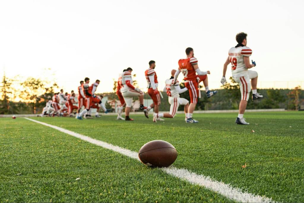 jogadores da nfl pré jogo. O uniforme é uma confira a diferença entre o rugby e futebol americano