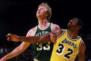 jogadores do celtics e do lakers, que fazem parte de uma das maiores rivalidades na nba