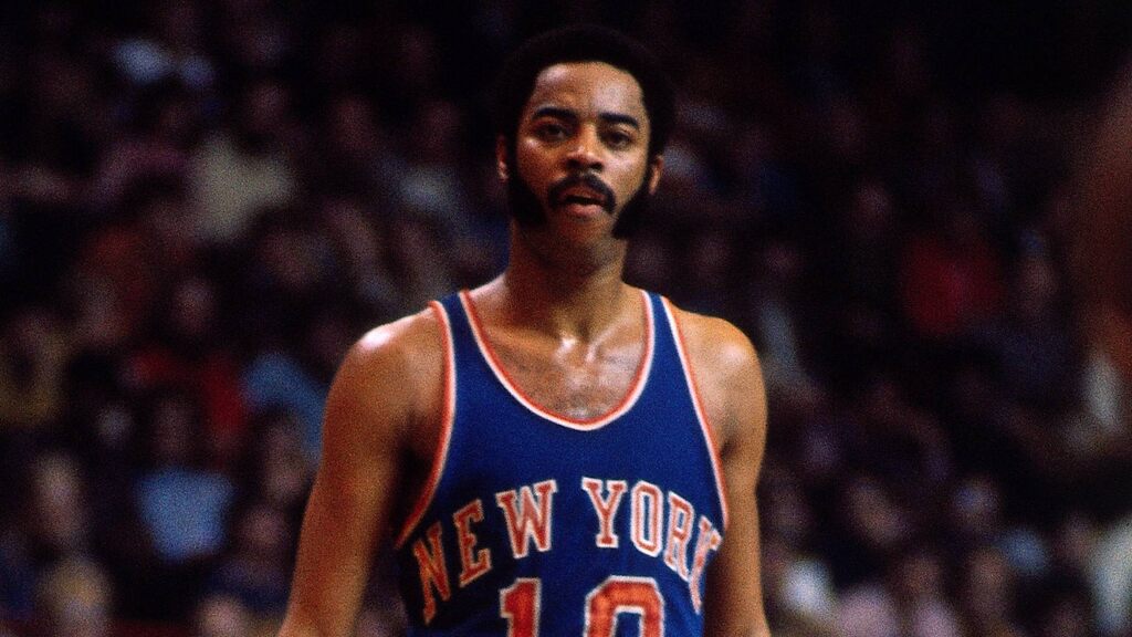 walter frazier com a camisa do new york knicks historia em quadra